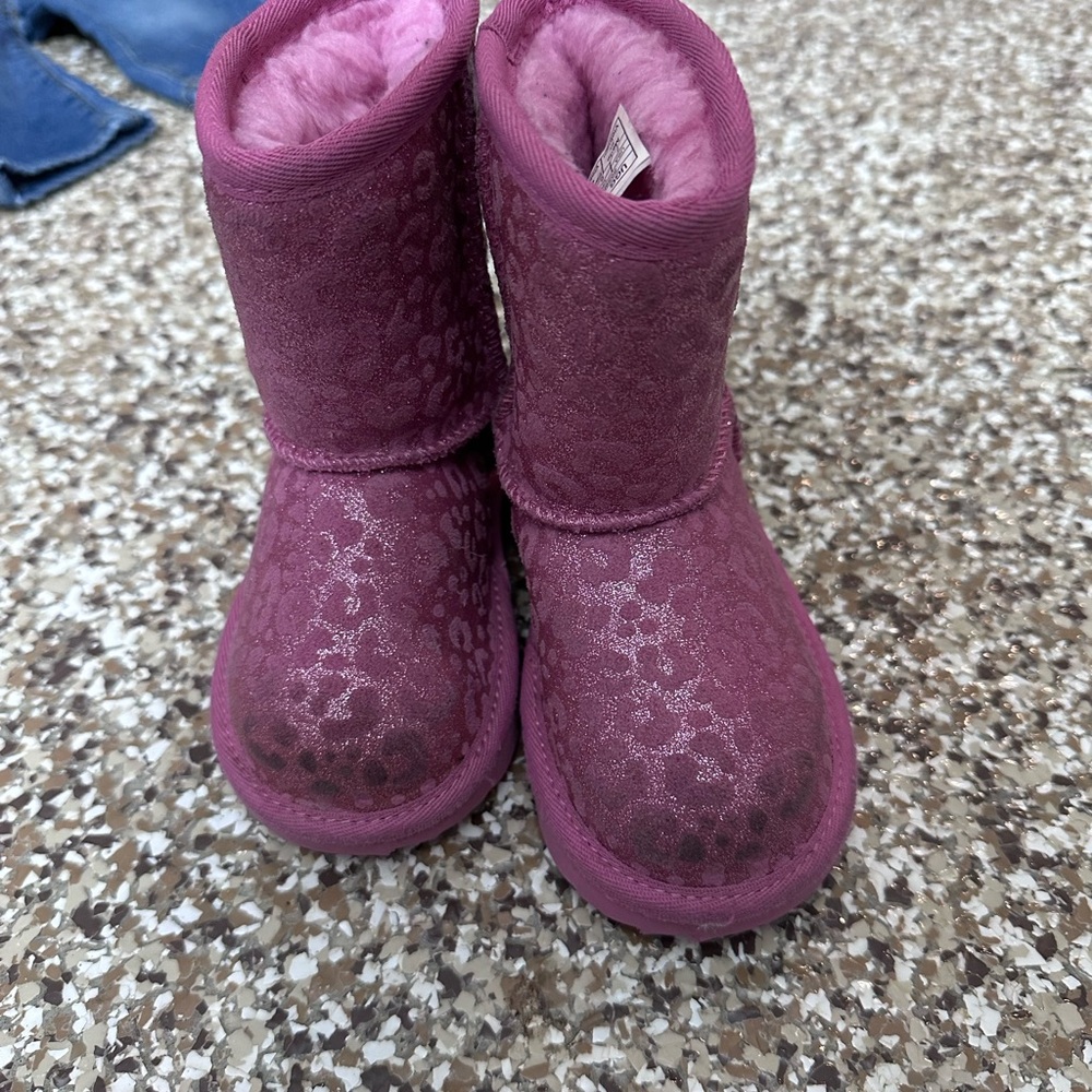 Ugg toddler boots
